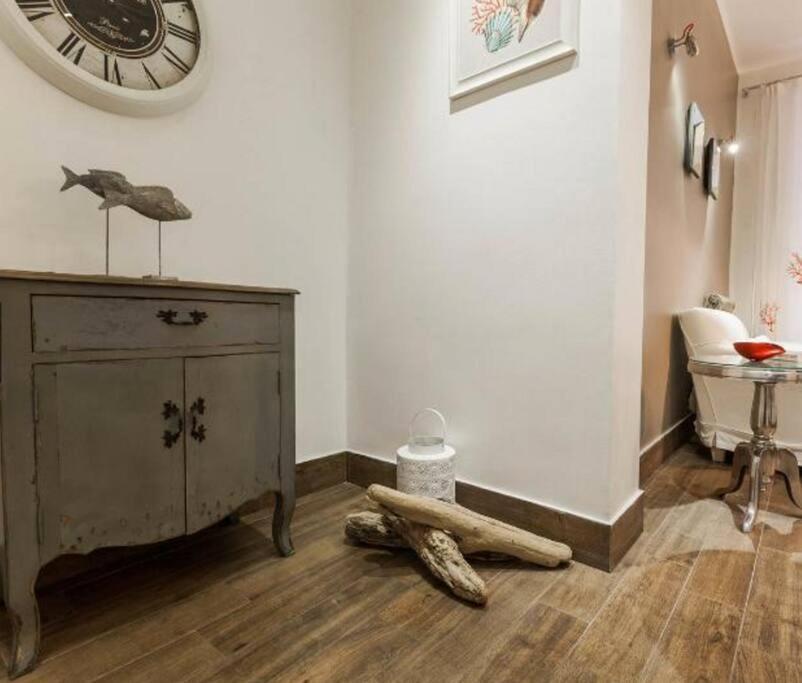 Ferienwohnung Lily'S - Near Harbor And Downtown With Terrace - Italy Flat Vacation Genua Exterior foto