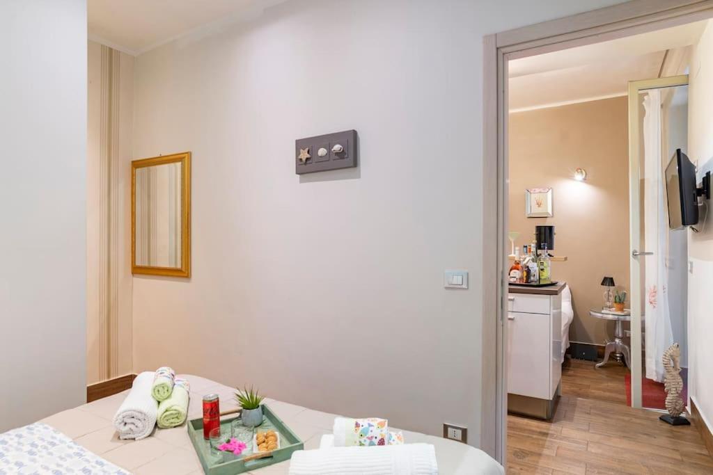 Ferienwohnung Lily'S - Near Harbor And Downtown With Terrace - Italy Flat Vacation Genua Exterior foto